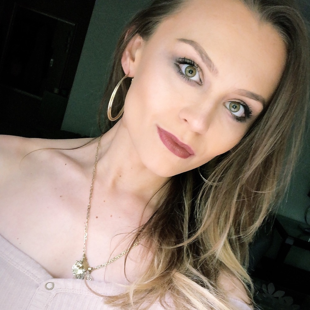 Meet your Posher, Nicole